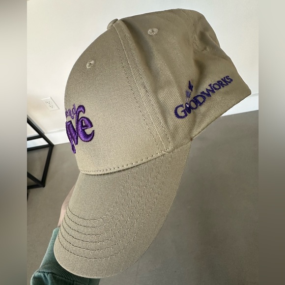 “Spread Love” baseball cap - Picture 2 of 3